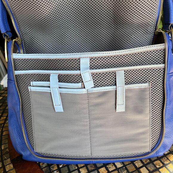 G.I.L.I. Haloguard Blue Leather Multi Pocket Travel RFID Shoulder Bag NWOT - Picture 5 of 12